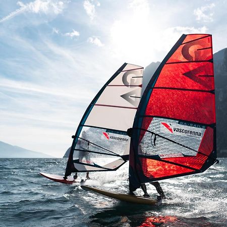 Appartamenti Vasco Renna Surf Center Torbole Sul Garda Exterior photo
